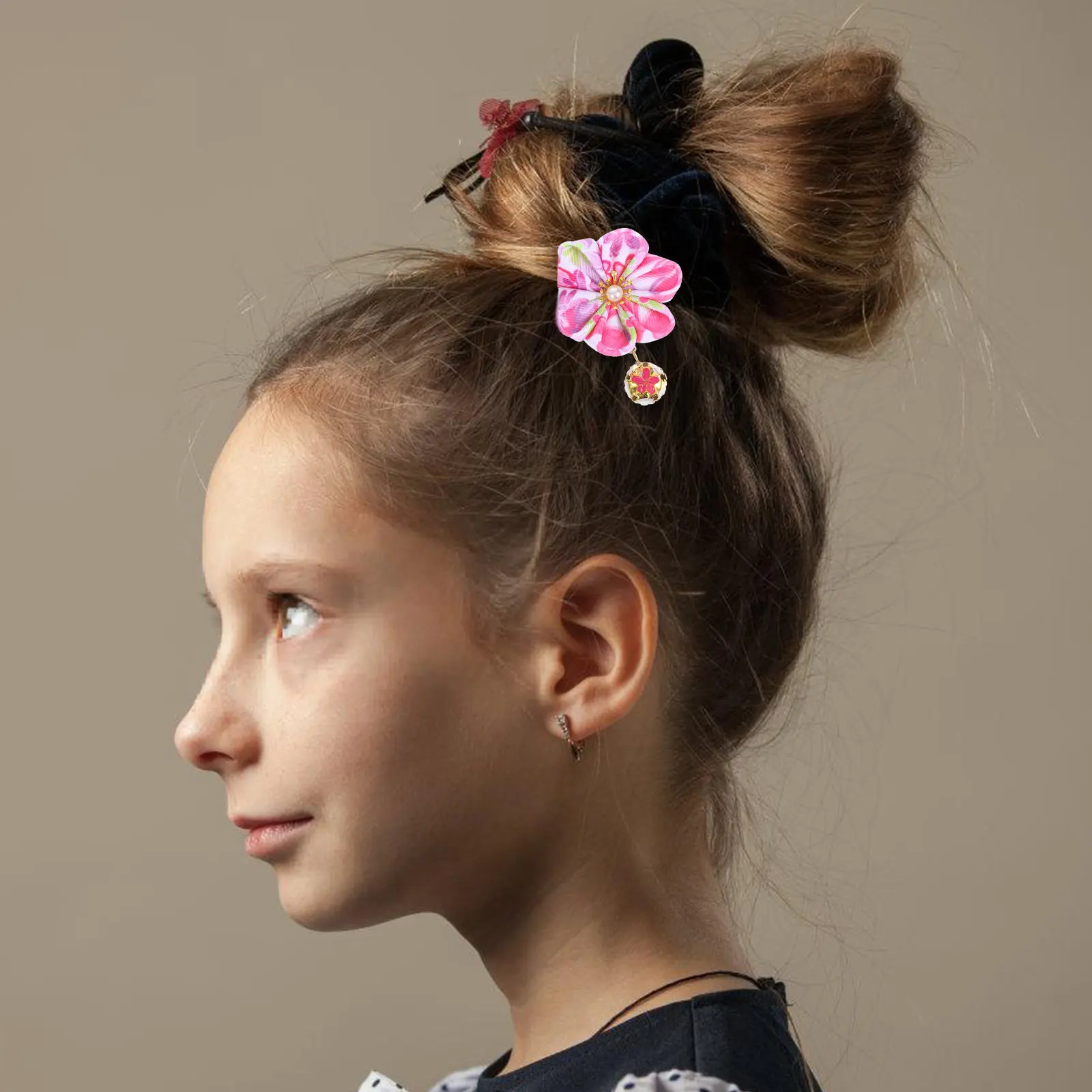 2 шт. цветочные заколки для волос для женщин, тканевые аксессуары для волос в виде цветов, традиционные украшения для костюмов Ханьфу, декоративные колокольчики, цветочные аксессуары
2 шт. цветочные заколки для волос для женщин, тканевые аксессуары для волос в виде цветов, традиционные украшения для костюмов Ханьфу, декоративные колокольчики, цветочные аксессуары