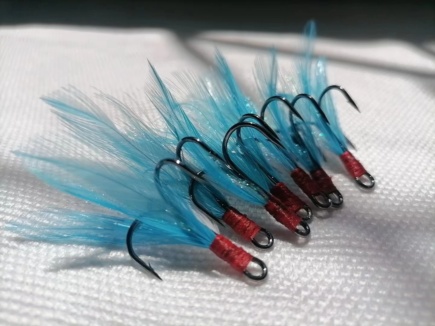 Treble 5pcs Black Fishing Hooks with Lake blue + whiteFeather Fly Fishing Tackle High Carbon Steel Barbed Sharp Pesca Accessary
Treble 5pcs Black Fishing Hooks with Lake blue + whiteFeather Fly Fishing Tackle High Carbon Steel Barbed Sharp Pesca Accessary