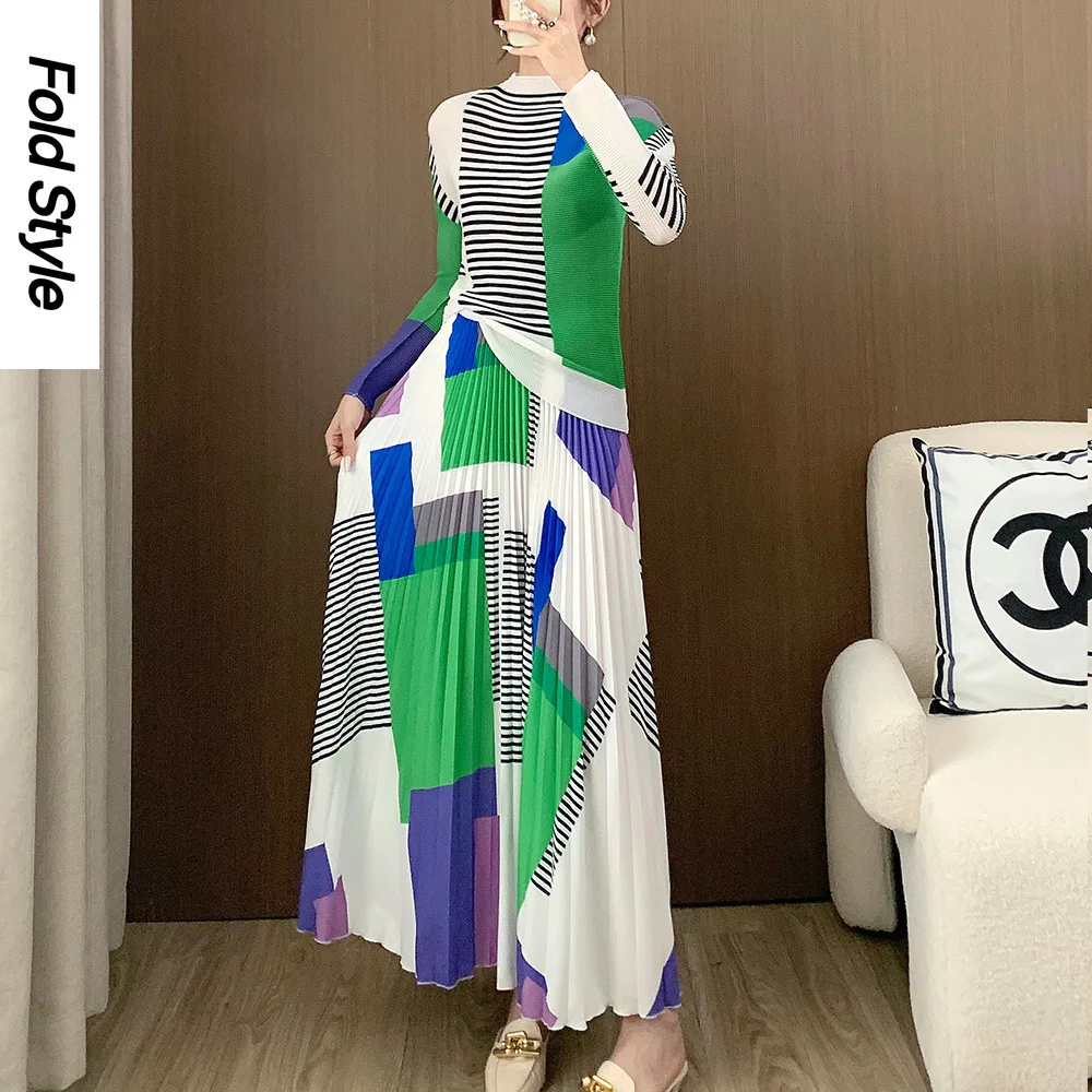 2024 Fashion Spring and Autumn Season Women's Pleated T-shirt Half High Collar Half Skirt Set Women's Two Piece Set
2024 Fashion Spring and Autumn Season Women's Pleated T-shirt Half High Collar Half Skirt Set Women's Two Piece Set