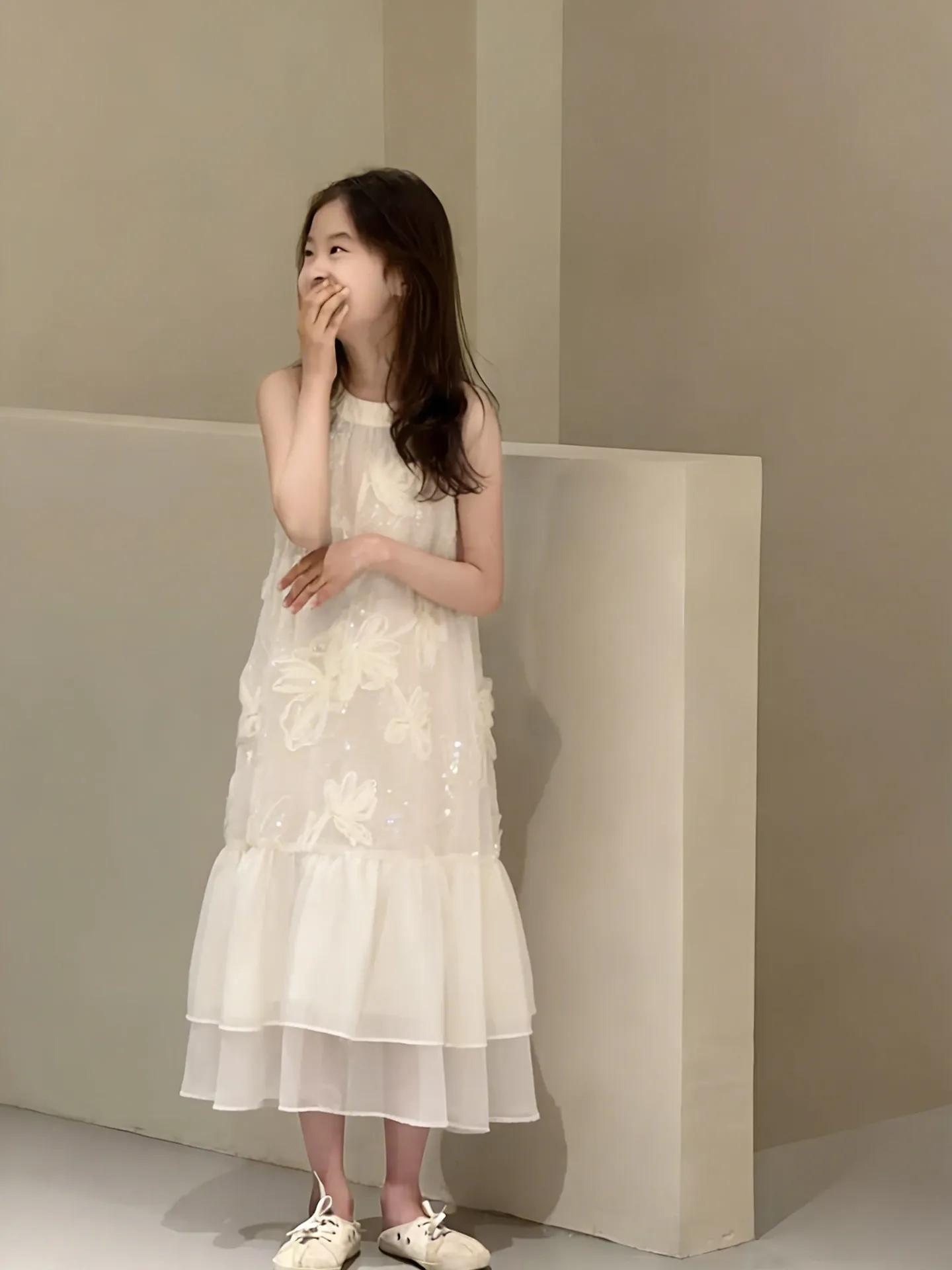 Girls Summer Dress Fashionable Hanging Neck Strap Dress Midi Skirt Casual Style No Sleeve mid Low Waist Children's Clothing
Girls Summer Dress Fashionable Hanging Neck Strap Dress Midi Skirt Casual Style No Sleeve mid Low Waist Children's Clothing