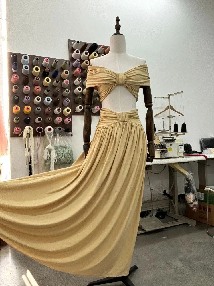 Женский модный комплект: укороченный топ без рукавов с открытыми плечами и длинная юбка, сексуальный костюм с высокой талией для вечеринок, элегантный комплект из двух предметов
Женский модный комплект: укороченный топ без рукавов с открытыми плечами и длинная юбка, сексуальный костюм с высокой талией для вечеринок, элегантный комплект из двух предметов