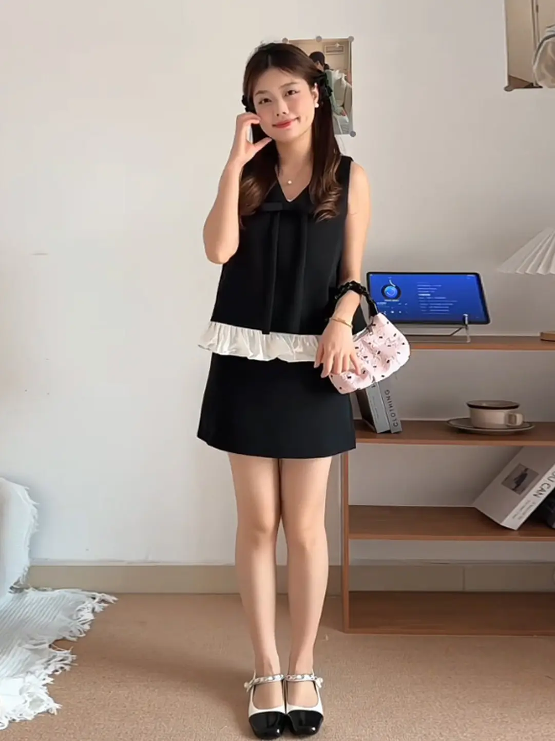 Black Fashionable V-Neck Vest And High Waist Skirt Two-Piece Set Women's Summer New Style Color Block Knot Dress
Black Fashionable V-Neck Vest And High Waist Skirt Two-Piece Set Women's Summer New Style Color Block Knot Dress