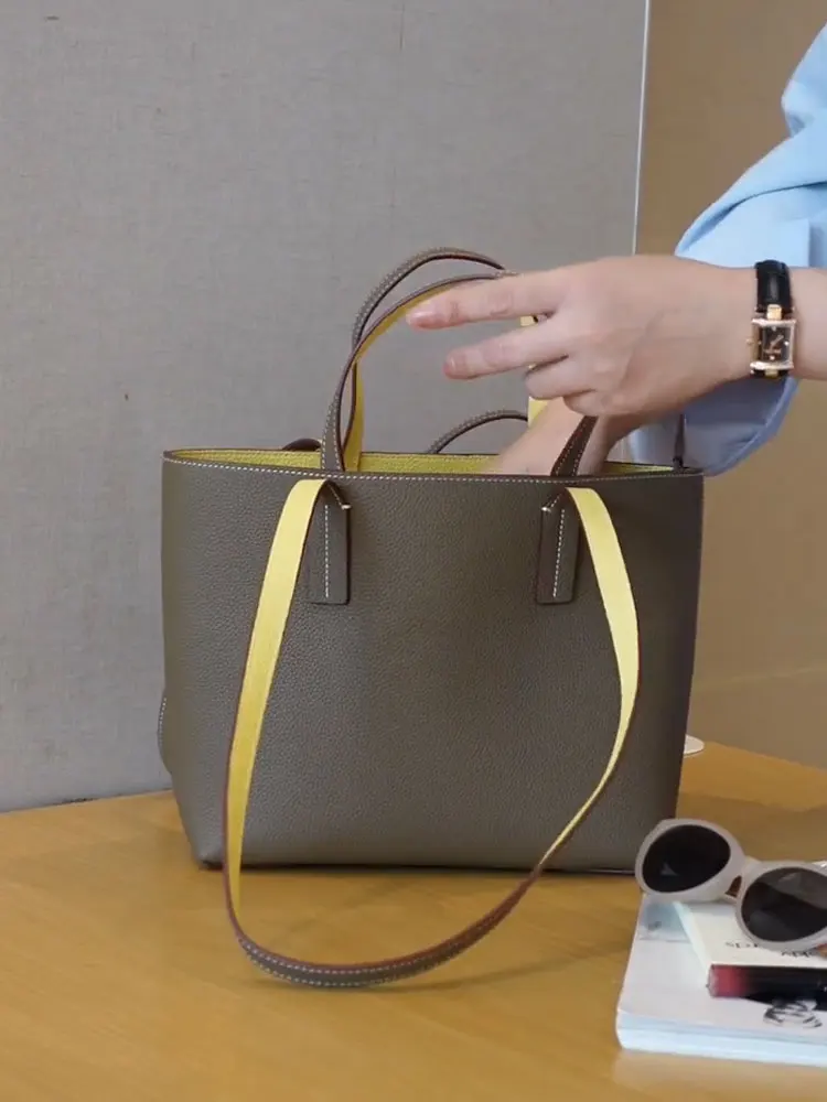 Tote Shoulder Bag Women's Commuter Style Color Block Grey Yellow Handbag 2026 New Fashion Lightweight Versatile Single Strap
Tote Shoulder Bag Women's Commuter Style Color Block Grey Yellow Handbag 2026 New Fashion Lightweight Versatile Single Strap