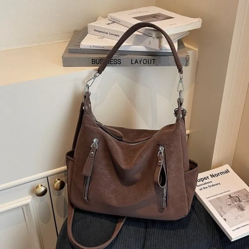 Fashionable Bag Trendy Design Letter Logo Crossbody Diaper Bag For Women Handbag Classic Designer Paris Everyday Luxury
Fashionable Bag Trendy Design Letter Logo Crossbody Diaper Bag For Women Handbag Classic Designer Paris Everyday Luxury