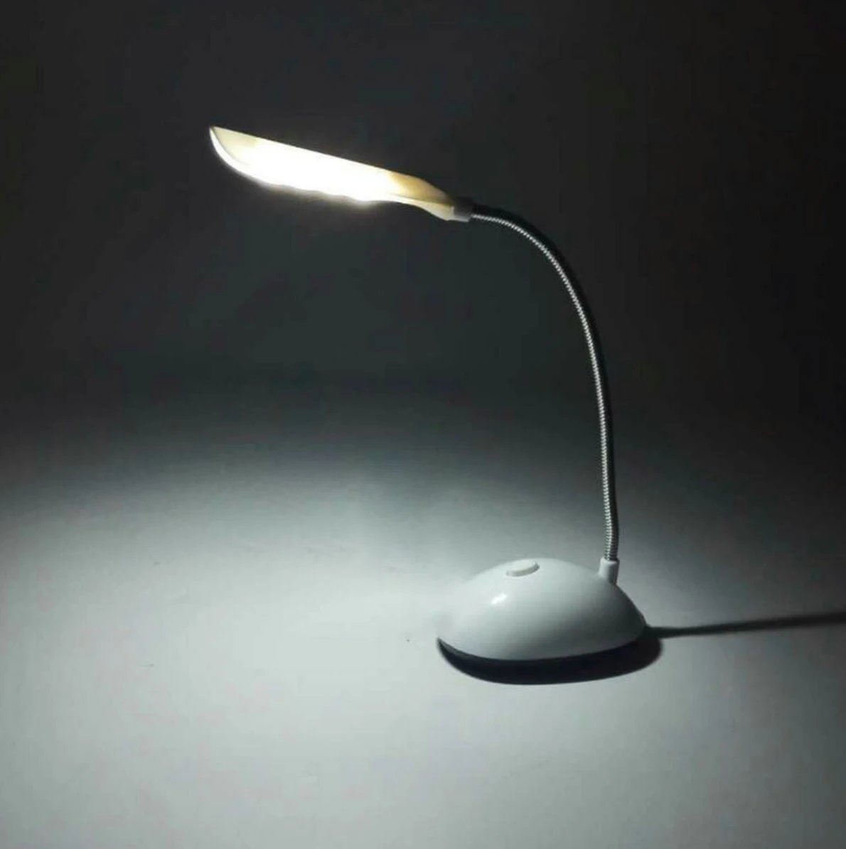 Desk Table Reading Lamp Study LED protable white night Light Student Desk Bedroom camping Reading AAA Battery Eye Protection
Desk Table Reading Lamp Study LED protable white night Light Student Desk Bedroom camping Reading AAA Battery Eye Protection