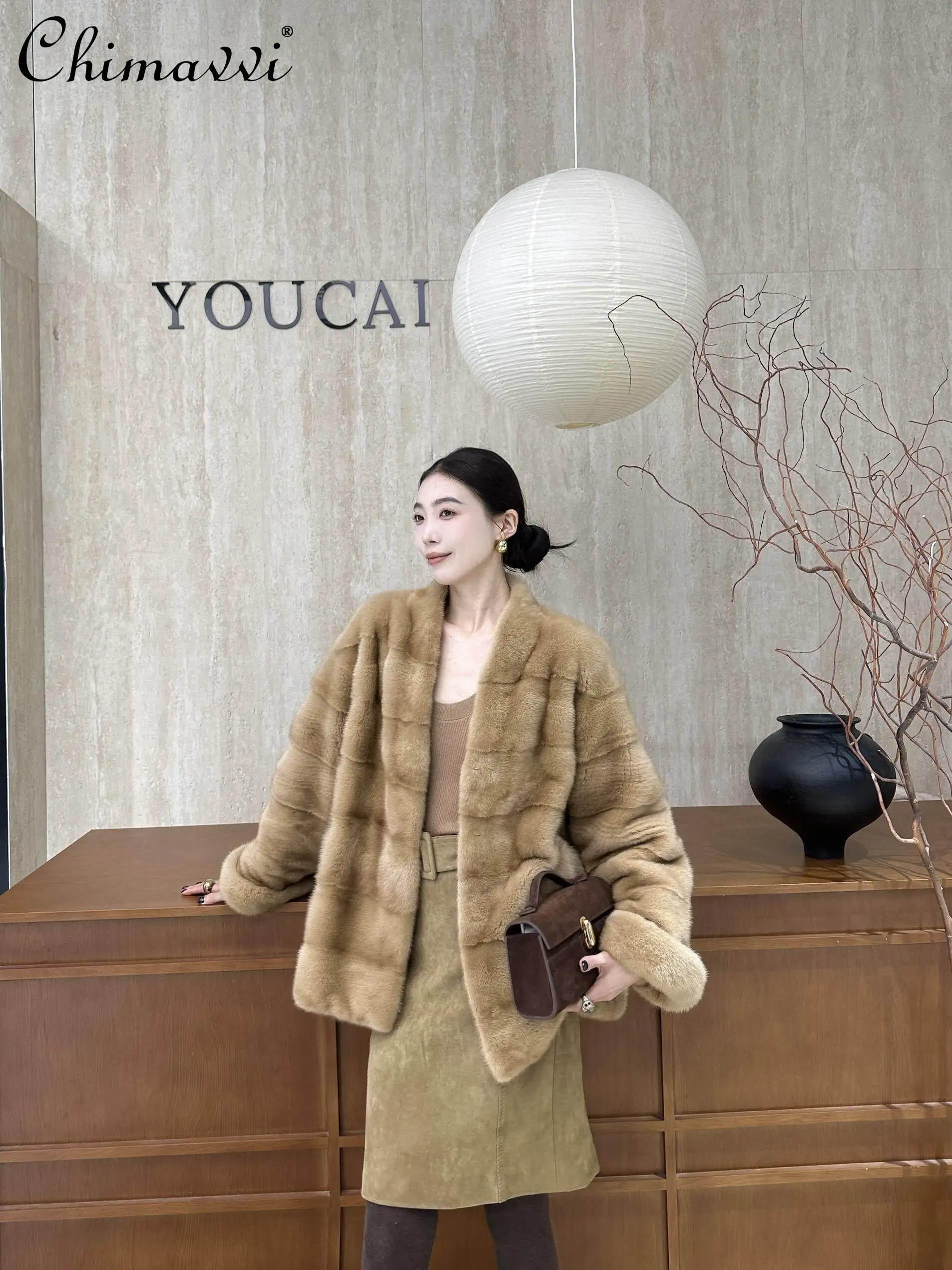 High-End Fur Winter Clothes New Fashion Fur Coat for Women Light Luxury V-Neck Long Sleeve Loose Elegant Faux Fur Jacket
High-End Fur Winter Clothes New Fashion Fur Coat for Women Light Luxury V-Neck Long Sleeve Loose Elegant Faux Fur Jacket