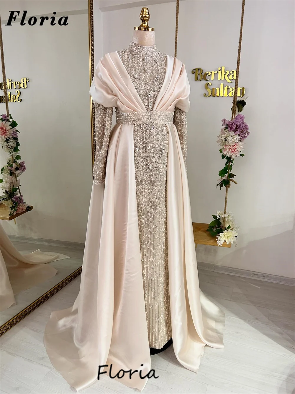 Мусульманское платье для выпускного вечера с длинными рукавами, Дубай, расшитое бисером свадебное платье, верхняя юбка, вечернее платье для приема, Vestidos De Cóctel, по индивидуальному заказу
Мусульманское платье для выпускного вечера с длинными рукавами, Дубай, расшитое бисером свадебное платье, верхняя юбка, вечернее платье для приема, Vestidos De Cóctel, по индивидуальному заказу