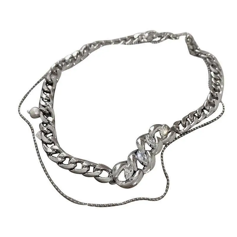 Diamond-set splicing sterling silver Cuban necklace women's light luxury niche high-end double-layer collarbone chain
Diamond-set splicing sterling silver Cuban necklace women's light luxury niche high-end double-layer collarbone chain