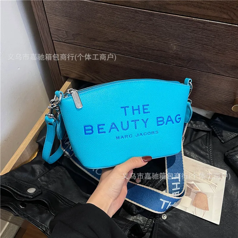 2025 Spring Women's Fashion Conscious Letter - Printing Shoulder Messenger Bag with Change Bag Functionality and Chic Detailing
2025 Spring Women's Fashion Conscious Letter - Printing Shoulder Messenger Bag with Change Bag Functionality and Chic Detailing