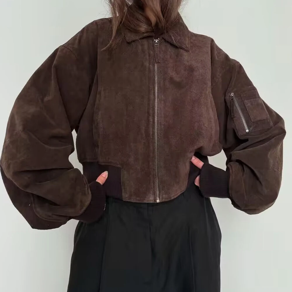 Французская винтажная женская свободная бейсбольная куртка из замшевой ткани с воротником на молнии и застежкой на талии, стильная рабочая одежда, оптовая продажа
Французская винтажная женская свободная бейсбольная куртка из замшевой ткани с воротником на молнии и застежкой на талии, стильная рабочая одежда, оптовая продажа