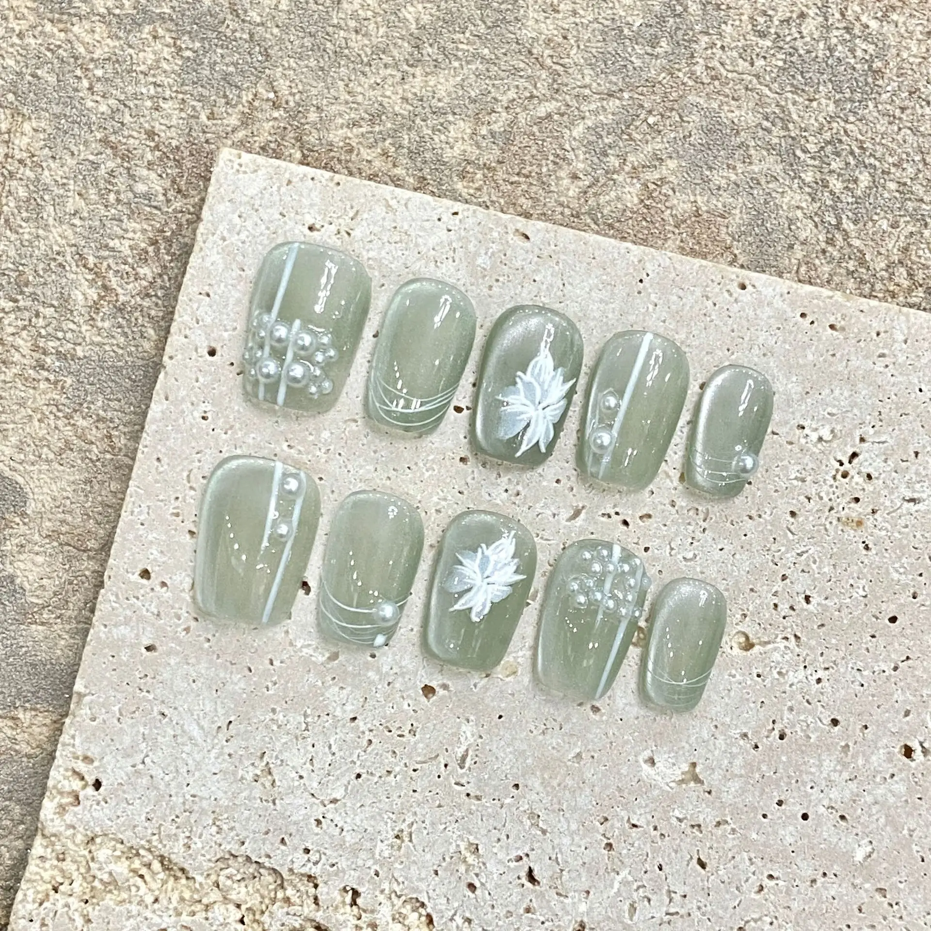 Summer 10Pcs Naked Green Cat Eye Press On Nails Hand Drawn Flower Decoration Fake Nail Short Full Cover False Nail Wearable Nail
Summer 10Pcs Naked Green Cat Eye Press On Nails Hand Drawn Flower Decoration Fake Nail Short Full Cover False Nail Wearable Nail