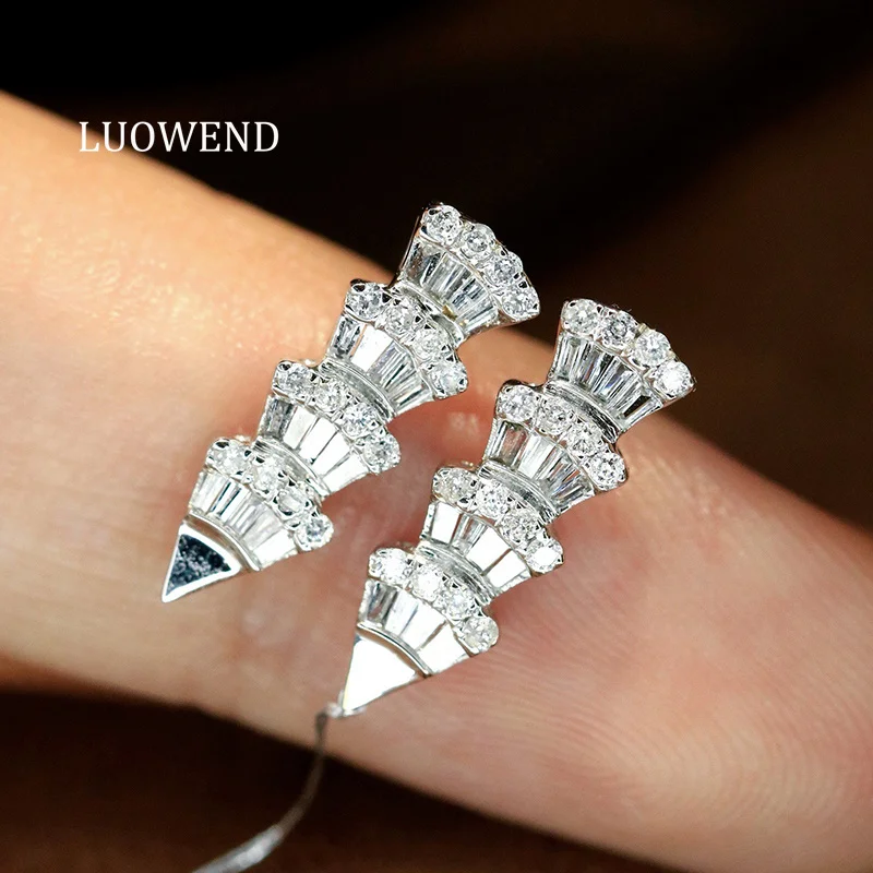 LUOWEND 100% 18K White Gold Earrings Fashion INS Style 0.36carat Real Natural Diamond Stud Earrings for Women Fine Jewelry
LUOWEND 100% 18K White Gold Earrings Fashion INS Style 0.36carat Real Natural Diamond Stud Earrings for Women Fine Jewelry