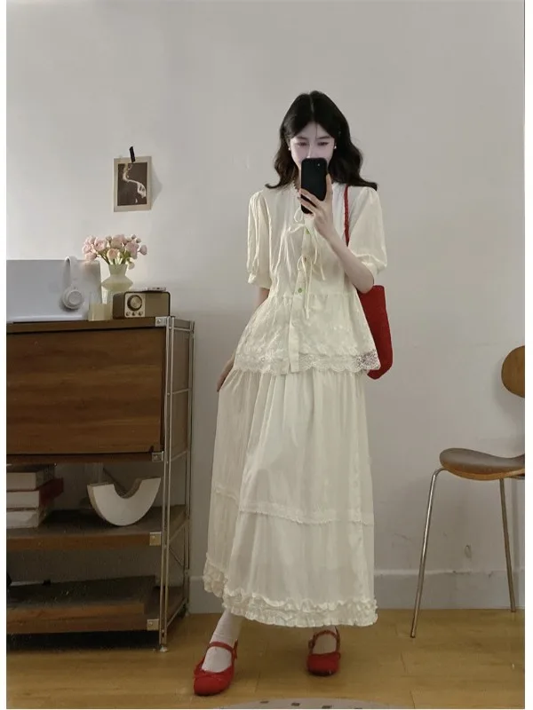 plus Size Retro Lace Splice Short Sleeve Shirt And Midi Skirt Set Women's Summer Design Sense Korean Style Loose Fit A-Line S...
plus Size Retro Lace Splice Short Sleeve Shirt And Midi Skirt Set Women's Summer Design Sense Korean Style Loose Fit A-Line S...