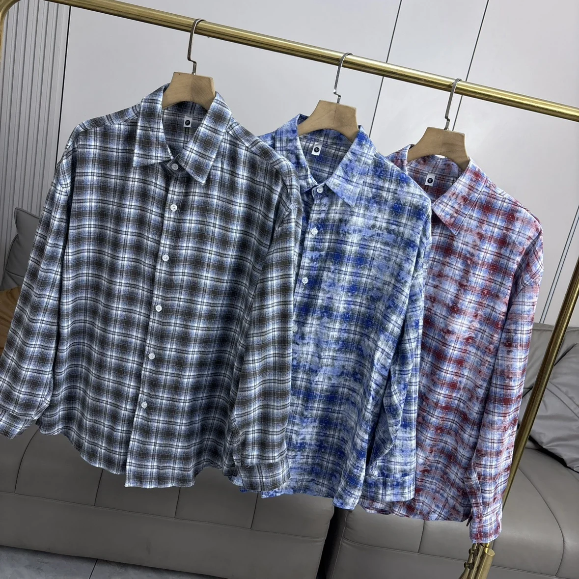 Повседневная универсальная клетчатая рубашка с длинным рукавом для многослойного ношения, мужская модная городская одежда для осеннего сезона, полиэстер
Повседневная универсальная клетчатая рубашка с длинным рукавом для многослойного ношения, мужская модная городская одежда для осеннего сезона, полиэстер