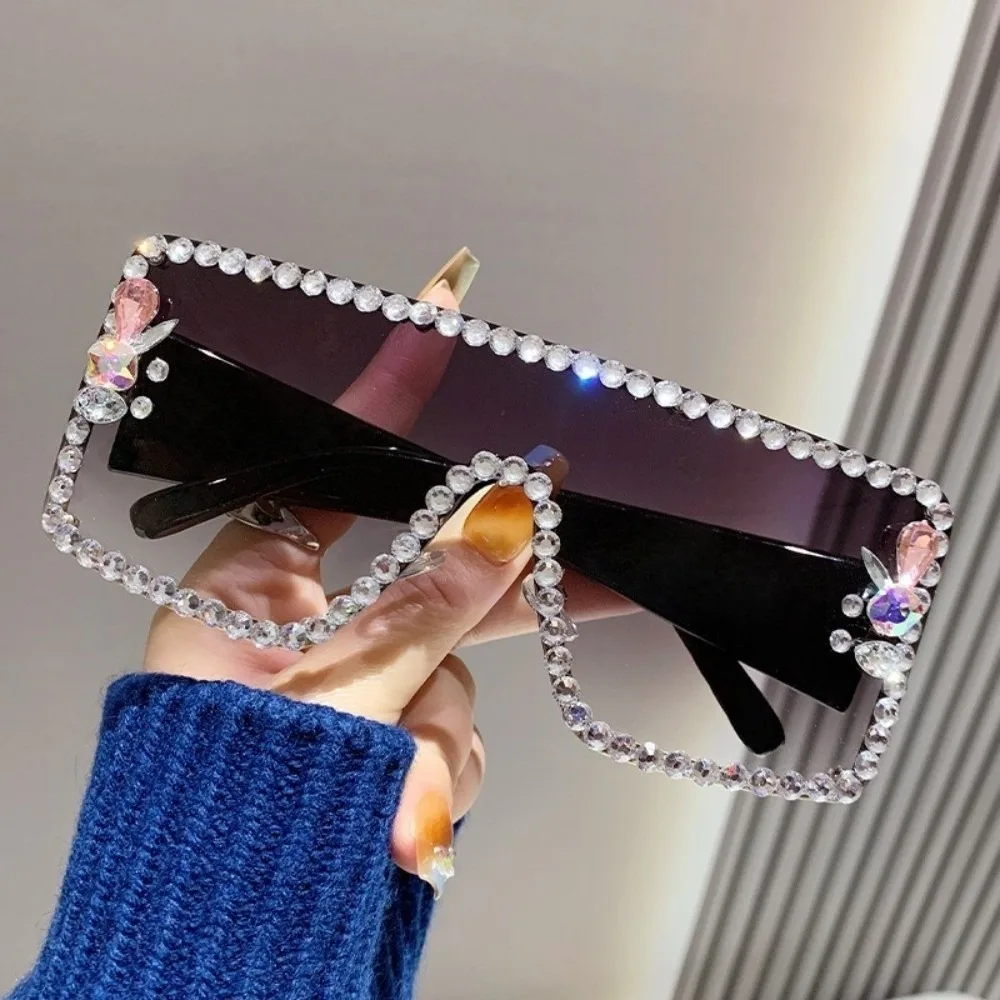 New UV400 Shades Eyeware Fashion Diamond-set Driving Goggle Large Frame Sport Eyewear Gift
New UV400 Shades Eyeware Fashion Diamond-set Driving Goggle Large Frame Sport Eyewear Gift