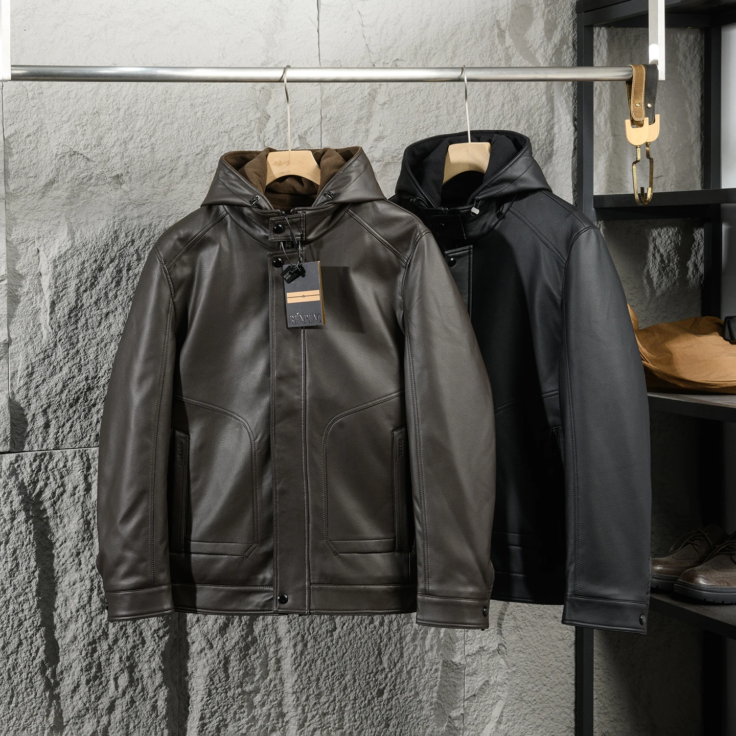 Men's Winter High-End Detachable Hooded Leather Jacket down Coat Zipper Closure Long Sleeve Standard Fit Thickened Outerwear
Men's Winter High-End Detachable Hooded Leather Jacket down Coat Zipper Closure Long Sleeve Standard Fit Thickened Outerwear