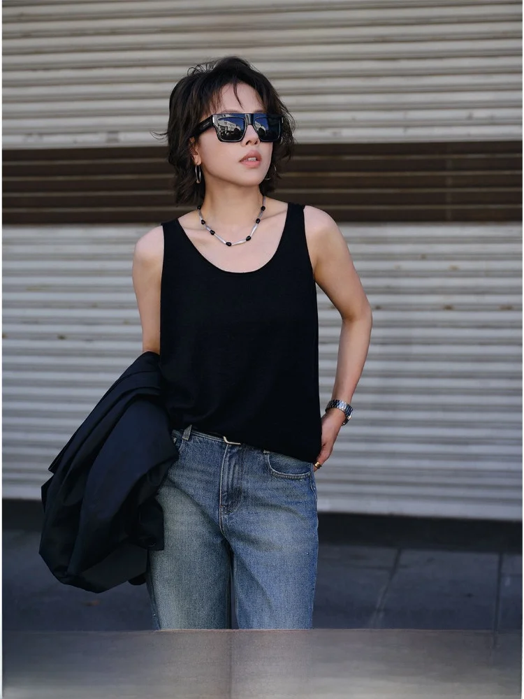 WDiva Spring Summer Sleeveless Free Roll Large U-Neck Clean Vest DWARNL0710 Women's Commute Style Regular Fit Vest
WDiva Spring Summer Sleeveless Free Roll Large U-Neck Clean Vest DWARNL0710 Women's Commute Style Regular Fit Vest