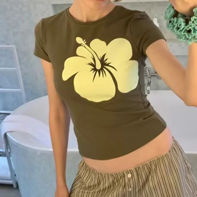 Y2k Graphic Crop Top Women Vintage Short Sleeve Baby Tees 90s Aesthetic Floral Print T Shirt Teen Girls Summer Slim Fit Clothes
Y2k Graphic Crop Top Women Vintage Short Sleeve Baby Tees 90s Aesthetic Floral Print T Shirt Teen Girls Summer Slim Fit Clothes