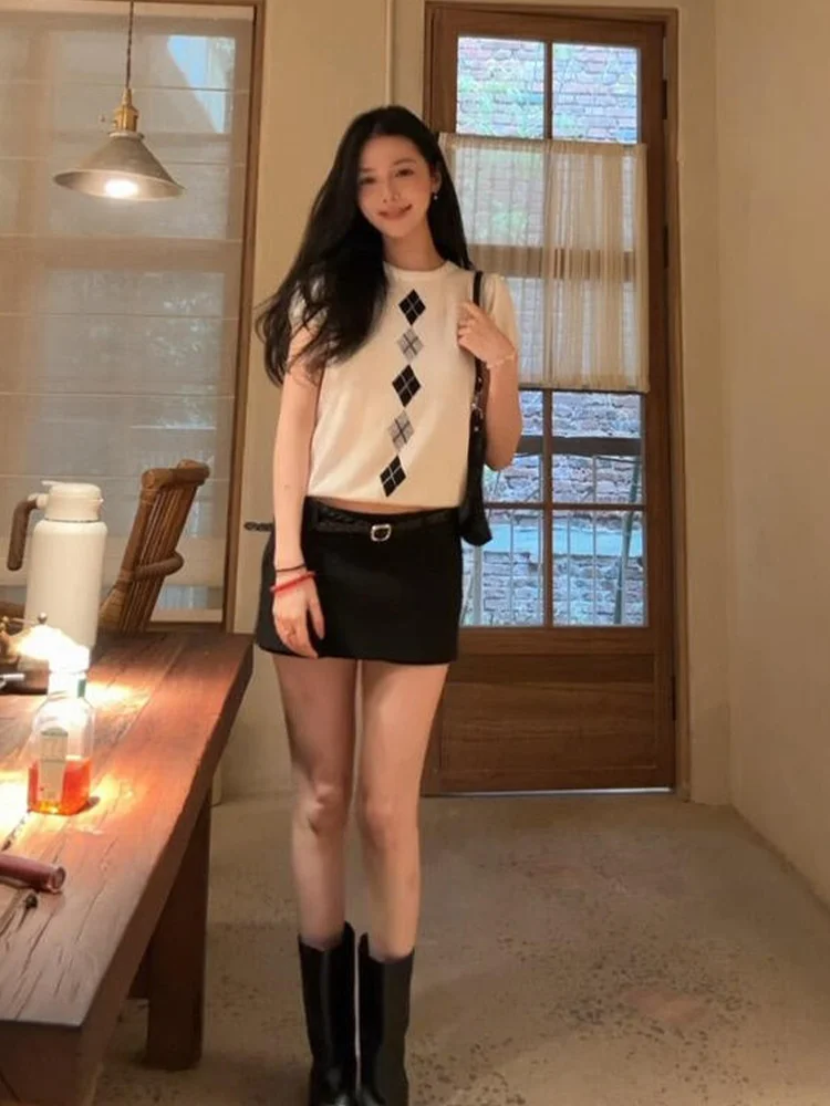 Korean Style INS Diamond Grid Knitted Short Sleeve T-Shirt Women's High Waist Short Skirt Slimming Two-Piece Set Summer New A...
Korean Style INS Diamond Grid Knitted Short Sleeve T-Shirt Women's High Waist Short Skirt Slimming Two-Piece Set Summer New A...