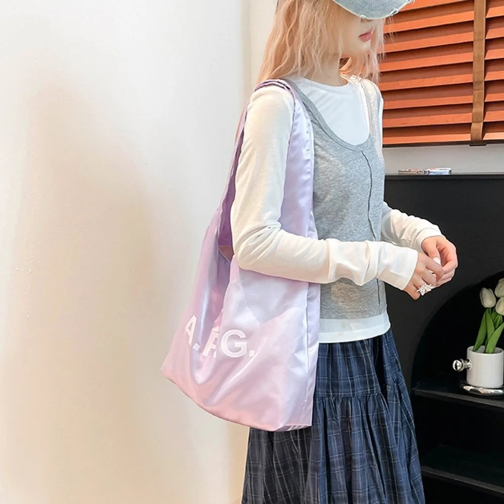 Girly Style Satin Shoulder Bag Cream Color Fresh Style Korean Version Tote Bag Japanese Cute Satin Pearlescent
Girly Style Satin Shoulder Bag Cream Color Fresh Style Korean Version Tote Bag Japanese Cute Satin Pearlescent