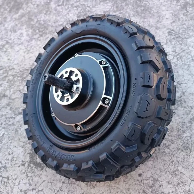 Скутер 11-дюймовый передний и задний двойной привод, новая модель, бесщеточный двигатель 48/72 В постоянного тока, высокая мощность, 2800 Вт
Скутер 11-дюймовый передний и задний двойной привод, новая модель, бесщеточный двигатель 48/72 В постоянного тока, высокая мощность, 2800 Вт