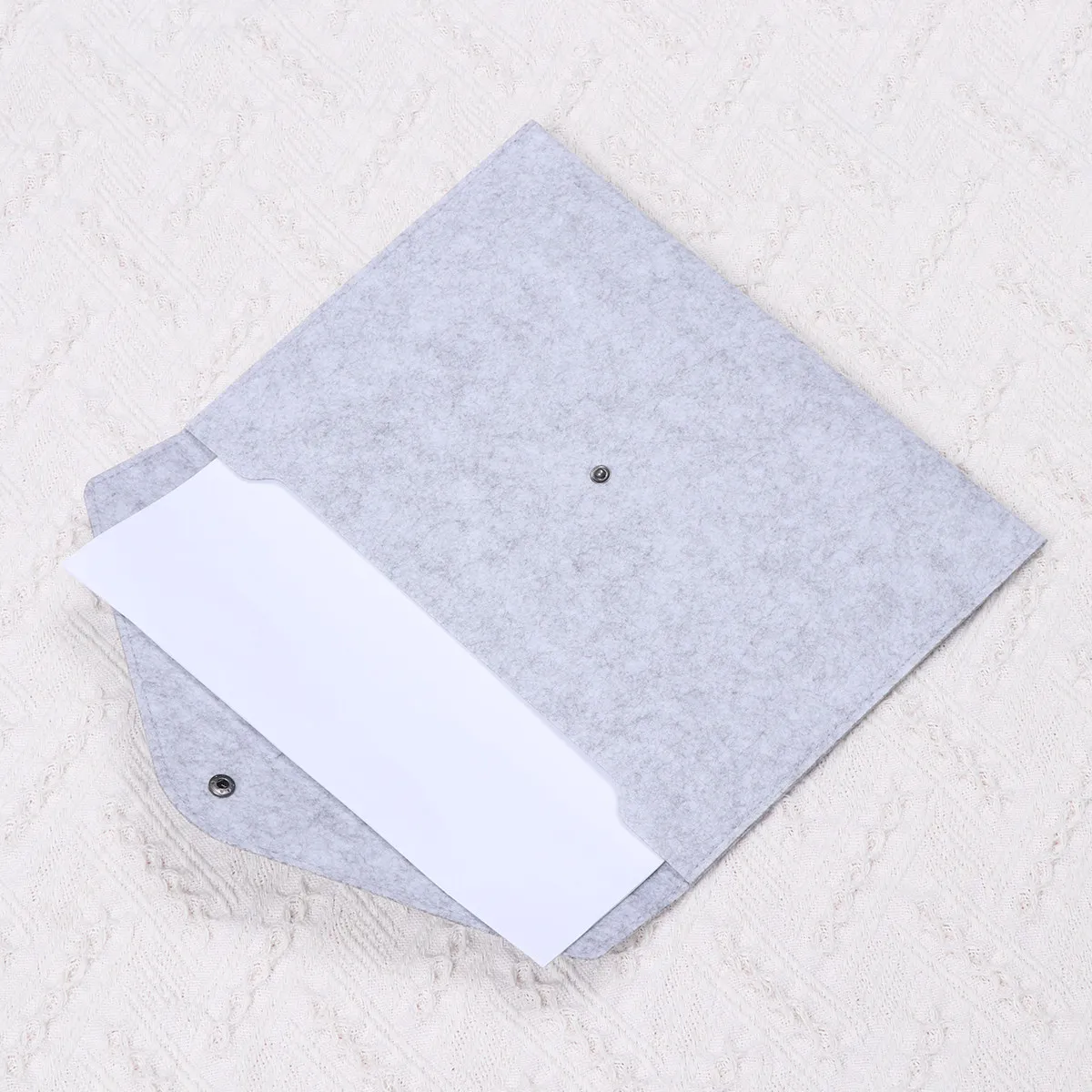 4Pcs File Folders Eco-Friendly Felt Document Holder A4 Size Portable Organizer for Office School Business Receipt Storage
4Pcs File Folders Eco-Friendly Felt Document Holder A4 Size Portable Organizer for Office School Business Receipt Storage