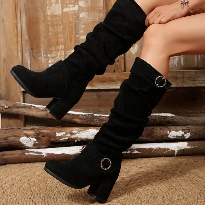 Женские сапоги до колена для верховой езды в западном стиле, весенне-осенние сапоги на каблуке с пряжкой и ремешком, модные тканевые сапоги большого размера
Женские сапоги до колена для верховой езды в западном стиле, весенне-осенние сапоги на каблуке с пряжкой и ремешком, модные тканевые сапоги большого размера