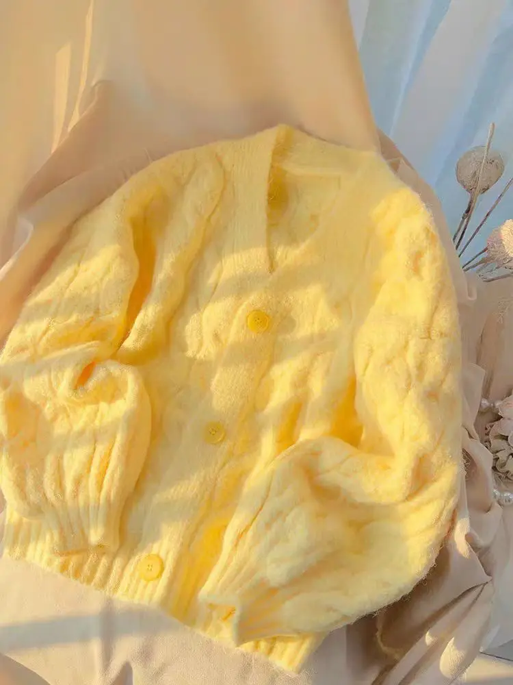French Twist Wool Knit Cardigan Milk Yellow Soft Cashmere Knitted Sweater Coat Women Thick Knitwear Autumn Winter Korean Casual
French Twist Wool Knit Cardigan Milk Yellow Soft Cashmere Knitted Sweater Coat Women Thick Knitwear Autumn Winter Korean Casual
