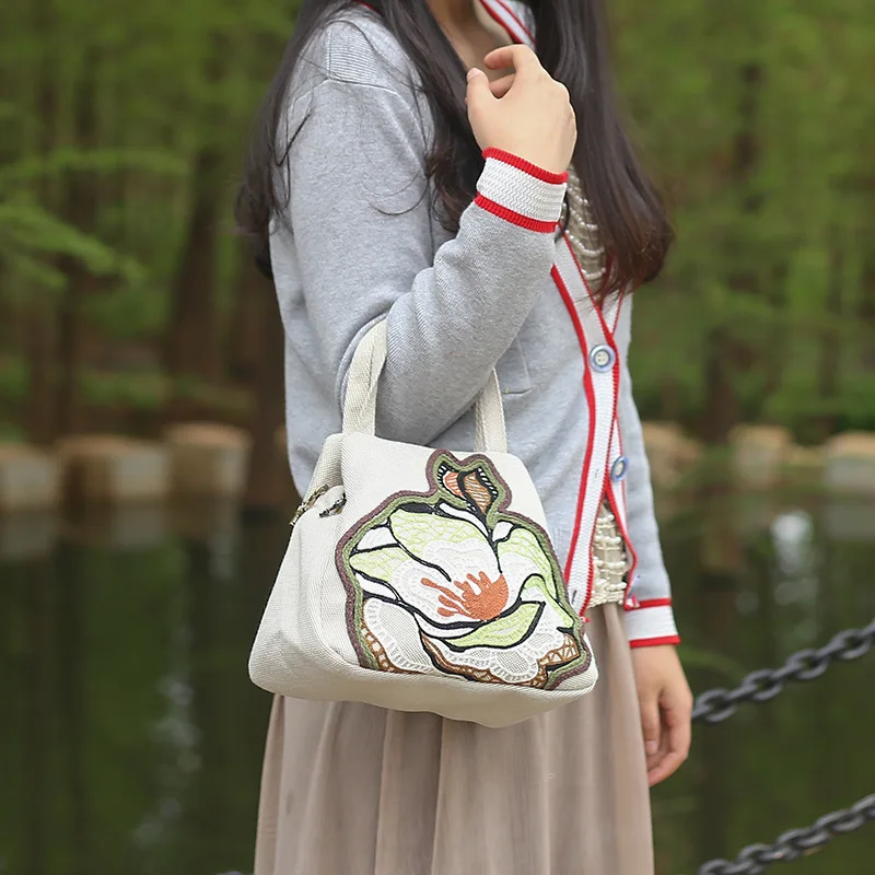 Meiyi National Style Cute Women's Handbag Retro Ethnic Style Embroidery Bag Han Clothing and Bags Embroider
Meiyi National Style Cute Women's Handbag Retro Ethnic Style Embroidery Bag Han Clothing and Bags Embroider