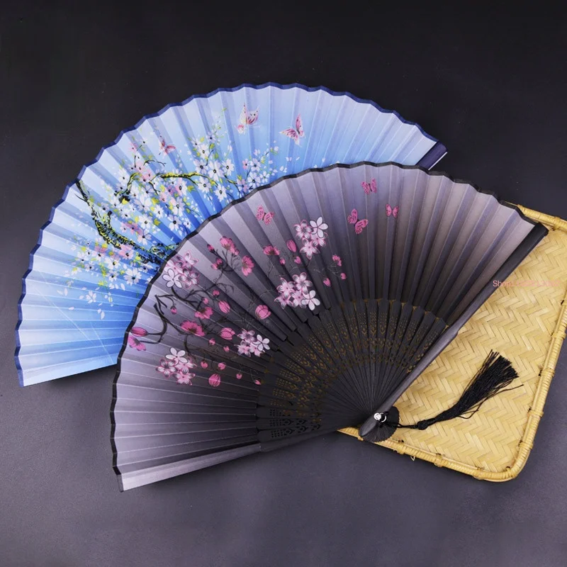 10Pcs/Lot Bamboo Antique Folding Fan Chinese Style Silk Summer Female Dance Portable Hand Durable Household Gift
10Pcs/Lot Bamboo Antique Folding Fan Chinese Style Silk Summer Female Dance Portable Hand Durable Household Gift