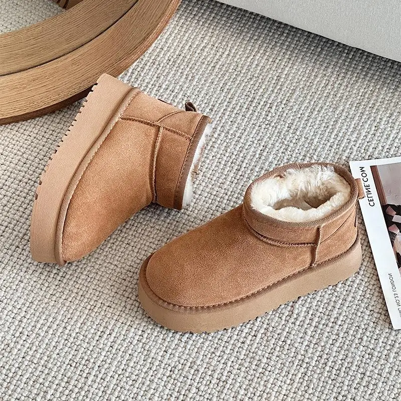 Women's Fashion Snow Boots Real Leather Fleece Lined Thickened Short Boot Bread Shoe Warm Cotton Shoes Casual Mid-Cut
Women's Fashion Snow Boots Real Leather Fleece Lined Thickened Short Boot Bread Shoe Warm Cotton Shoes Casual Mid-Cut