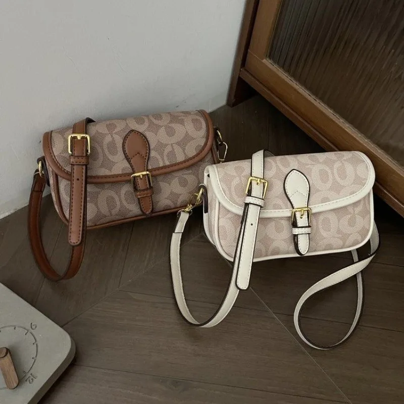 Designer Elegant Crossbody Diaper Bag: Luxury Women's Handbag With Vintage Style And Large Capacity For Messenger Tote
Designer Elegant Crossbody Diaper Bag: Luxury Women's Handbag With Vintage Style And Large Capacity For Messenger Tote