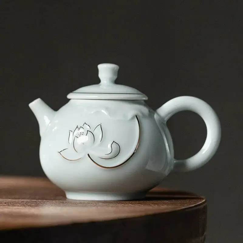 Shadow Blue White Porcelain Teapot Ceramic Single Pot For Home Use Personalized Creative Chinese Style Gold Painted Set
Shadow Blue White Porcelain Teapot Ceramic Single Pot For Home Use Personalized Creative Chinese Style Gold Painted Set