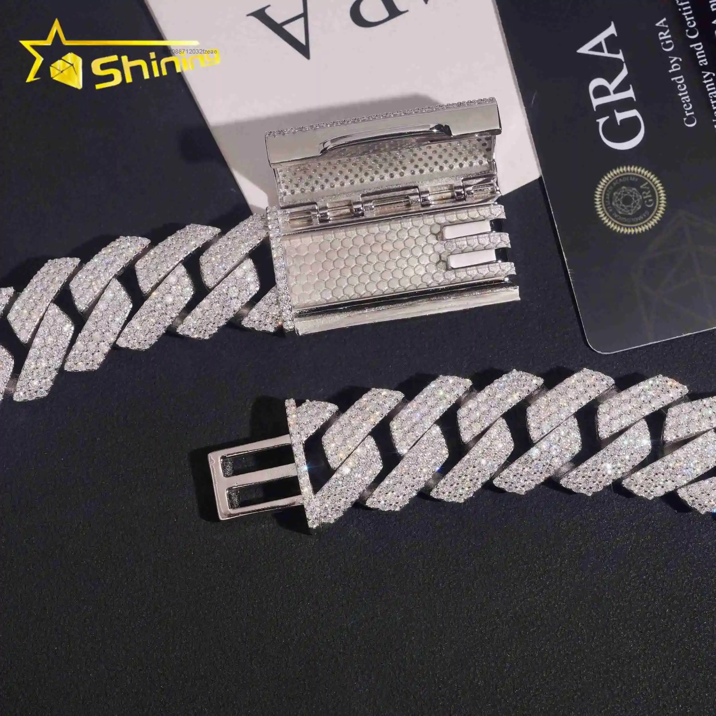 Luxury Hip Hop Jewelry 3 Rows 20mm Top Quality Iced Out 925 Sterling Silver Moissanite Cuban Link Chain.
Luxury Hip Hop Jewelry 3 Rows 20mm Top Quality Iced Out 925 Sterling Silver Moissanite Cuban Link Chain.