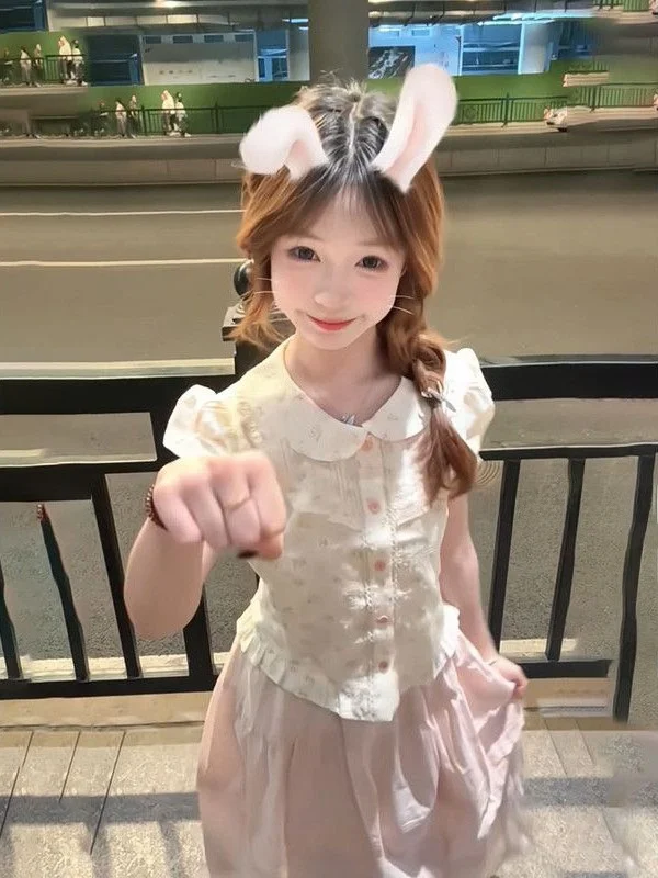 Sweet Style Versatile Summer New Half Skirt Slimming Princess Collar Top 2025 Summer New Fashion Set Women's Clothing
Sweet Style Versatile Summer New Half Skirt Slimming Princess Collar Top 2025 Summer New Fashion Set Women's Clothing