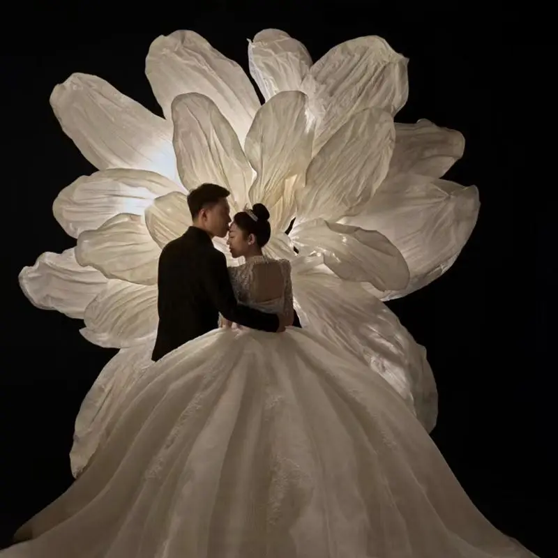 Super pleated paper flower Giant paper art flower Wedding background decorative modeling
Super pleated paper flower Giant paper art flower Wedding background decorative modeling