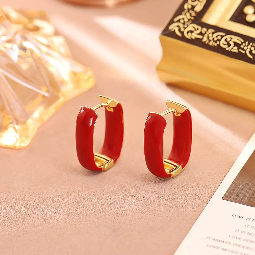 Retro light luxury niche design earrings, high-end Ancora red Hong Kong style earrings, niche design fashion earrings
Retro light luxury niche design earrings, high-end Ancora red Hong Kong style earrings, niche design fashion earrings