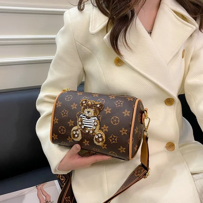 Casual Simple Vintage Diaper Bag High End Minimalist Unique Solid Color Commuter Bag Women Leather Shoulder Messenger Purse
Casual Simple Vintage Diaper Bag High End Minimalist Unique Solid Color Commuter Bag Women Leather Shoulder Messenger Purse