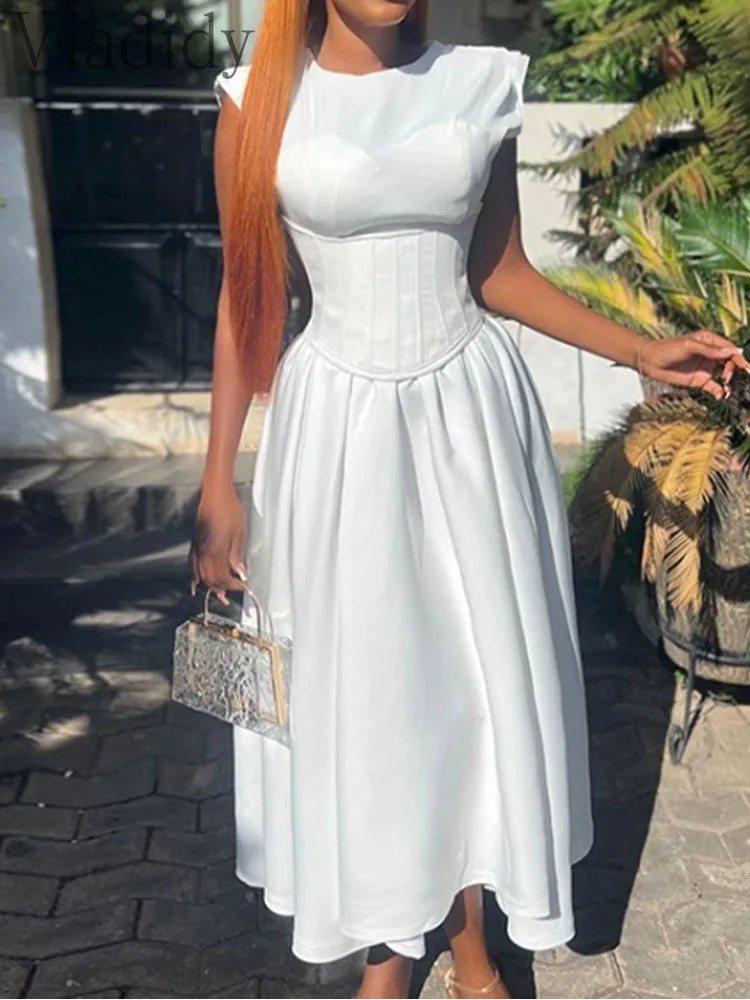 Women's Casual Solid Color Sleeveless Round Neck High Waist Wide Swing A-line Dress
Women's Casual Solid Color Sleeveless Round Neck High Waist Wide Swing A-line Dress