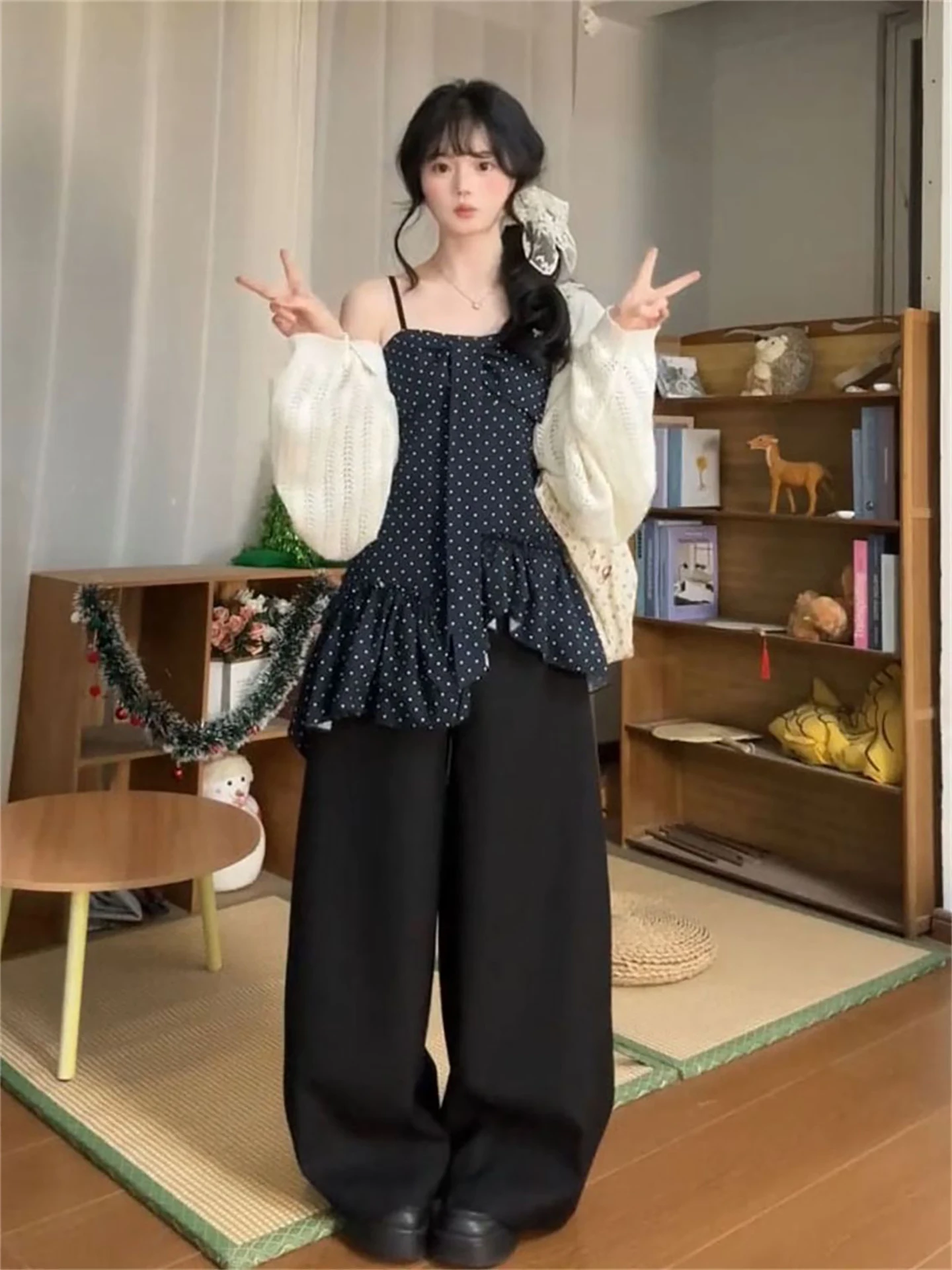 Early Spring Vacation Lady's Outfit Irregular Polka Dot Strap Cover up Two Piece Set Fashionable Casual Wear
Early Spring Vacation Lady's Outfit Irregular Polka Dot Strap Cover up Two Piece Set Fashionable Casual Wear