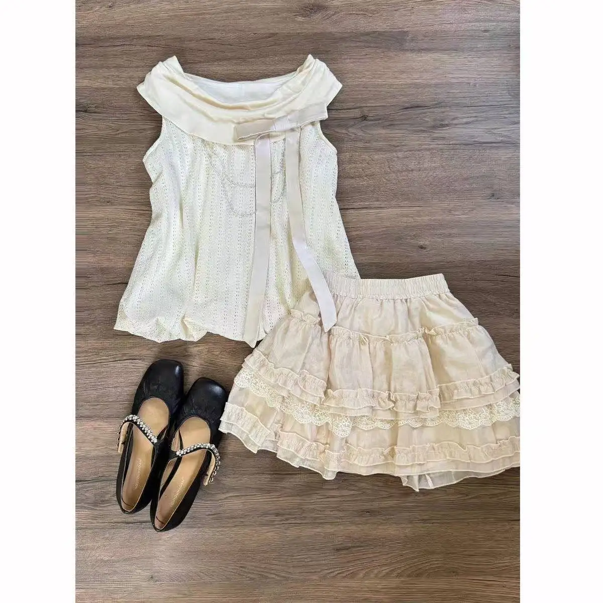 Sweet Fashion 2 Piece Set Woman Sexy Sleeveless Tops New Casual Lace Y2k Mini Skirt Harajuku Outfits Korean Style Suit Chic
Sweet Fashion 2 Piece Set Woman Sexy Sleeveless Tops New Casual Lace Y2k Mini Skirt Harajuku Outfits Korean Style Suit Chic