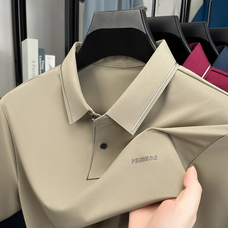 Высококачественная мужская рубашка-поло с лацканами и коротким рукавом, летняя новая изысканная футболка с буквенным принтом без следов, модная офисная мужская одежда
Высококачественная мужская рубашка-поло с лацканами и коротким рукавом, летняя новая изысканная футболка с буквенным принтом без следов, модная офисная мужская одежда