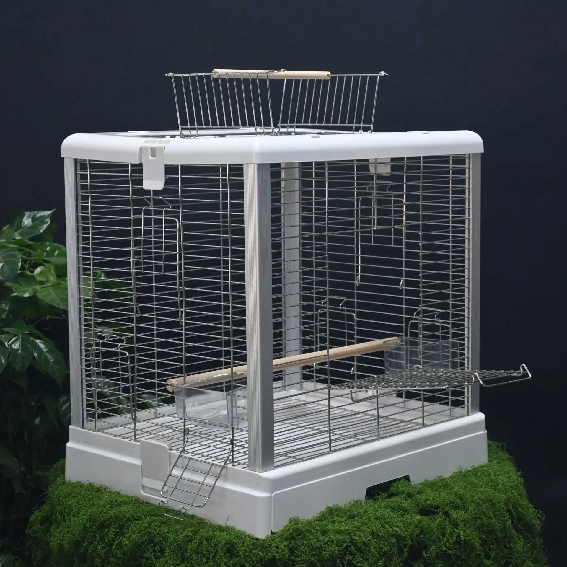 Stainless steel encrypted horizontal silk bird cage rectangular tiger skin cockatoo cage peony monk starling parrot breeding cag
Stainless steel encrypted horizontal silk bird cage rectangular tiger skin cockatoo cage peony monk starling parrot breeding cag