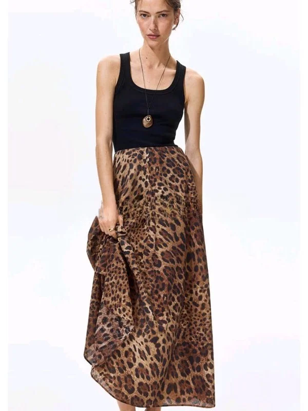 Summer Casual Loose High Waist Midi A-Line Flared Skirt Women's Fashion Citywalk Polyester Fiber Embroidered Ladies Skirt
Summer Casual Loose High Waist Midi A-Line Flared Skirt Women's Fashion Citywalk Polyester Fiber Embroidered Ladies Skirt