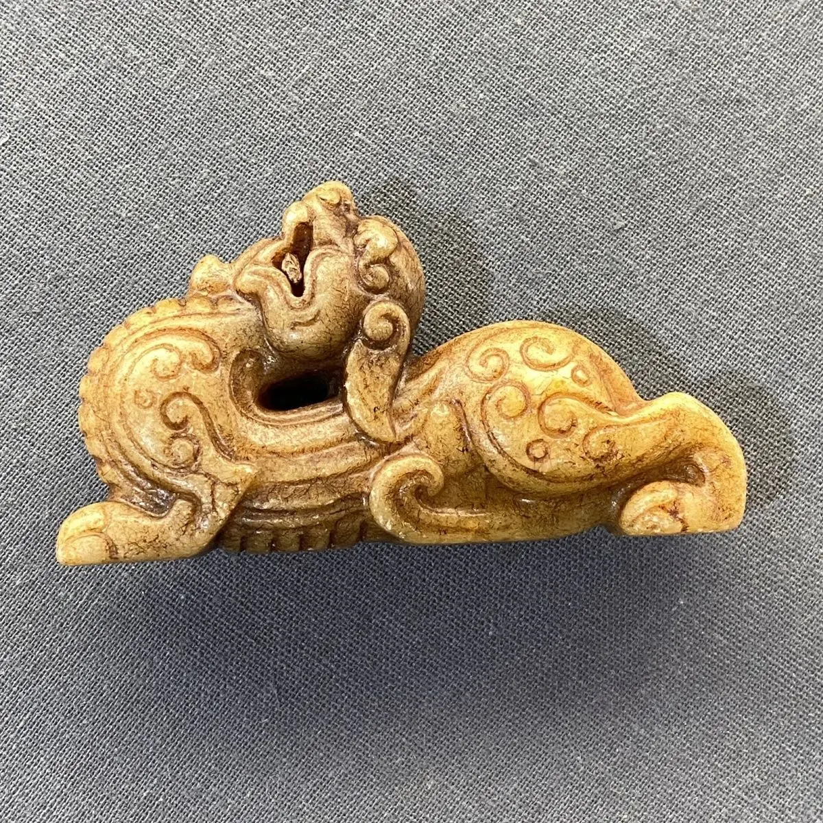 Wenwan Jade Carving Collection Antique Old Jade Antique Xiuyu Pendant Pendant Statue 
Wenwan Jade Carving Collection Antique Old Jade Antique Xiuyu Pendant Pendant Statue
