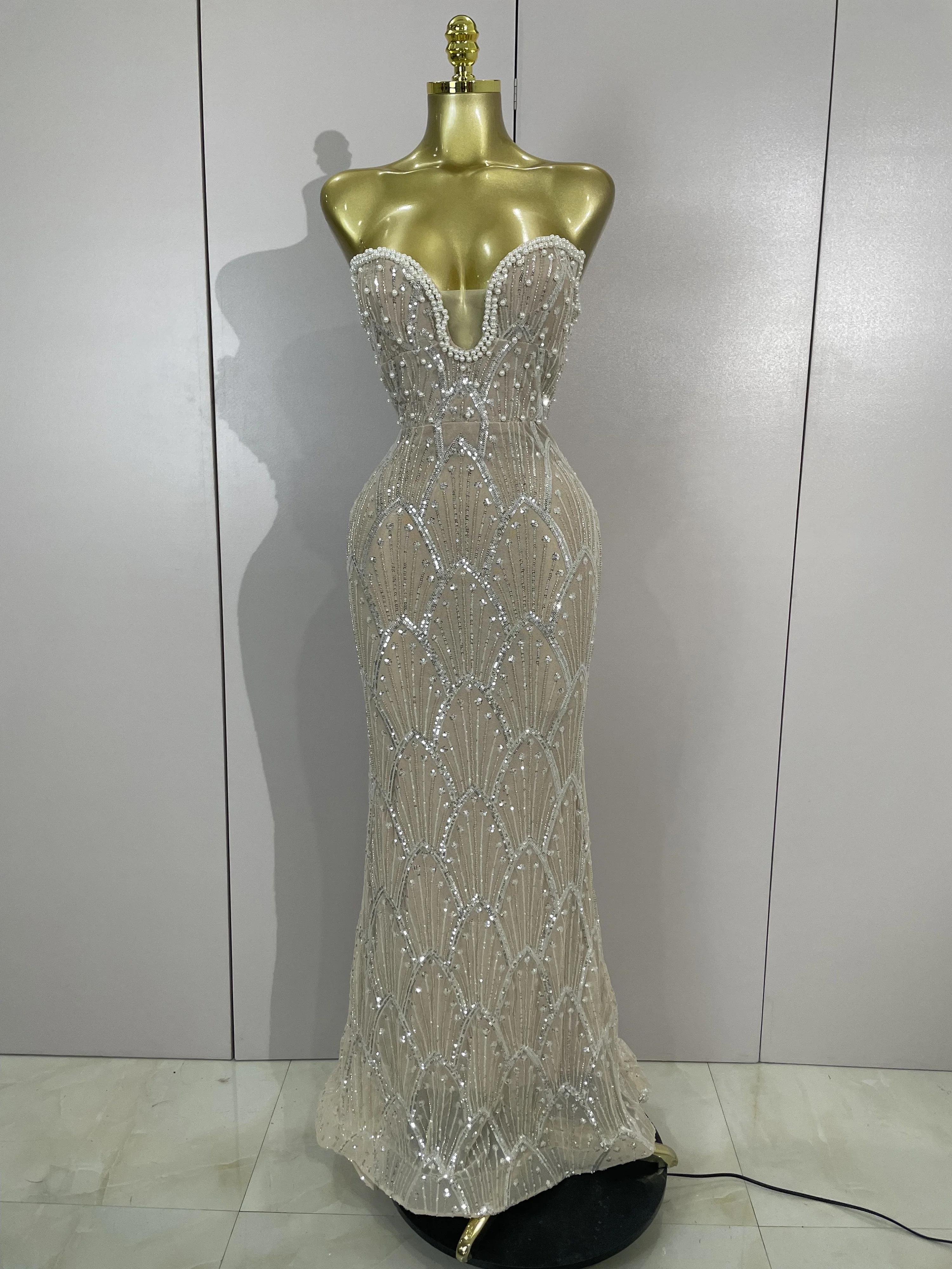 Luxury Beading Sequins Pearls Sexy Strapless Mesh Long Dress Women Evening Party Gown Wedding Guest Birthday Dress Vestidos
Luxury Beading Sequins Pearls Sexy Strapless Mesh Long Dress Women Evening Party Gown Wedding Guest Birthday Dress Vestidos
