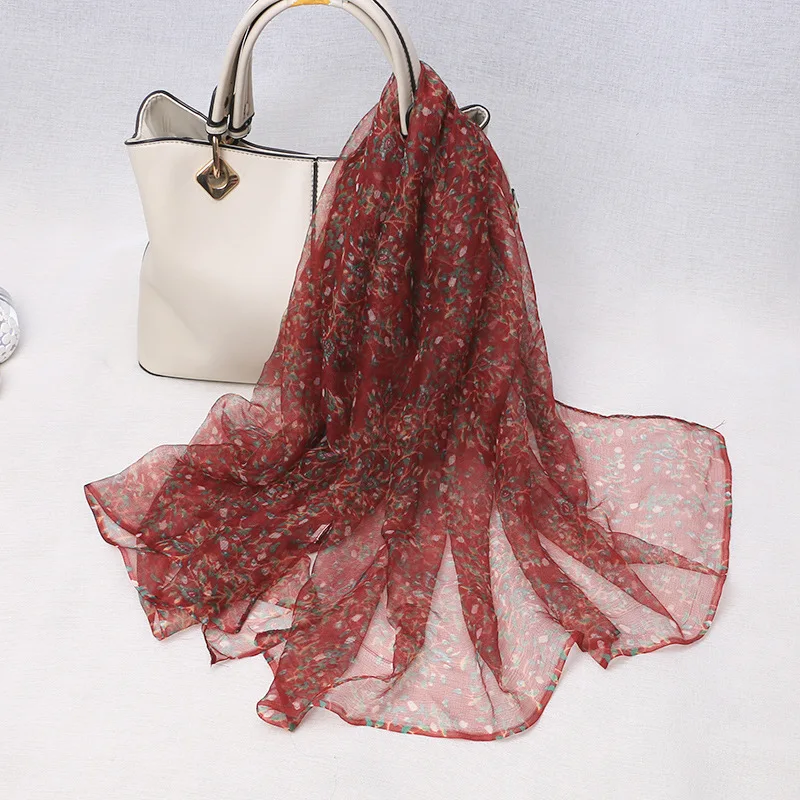 2024 New Fashion Spring and Summer Women Floral Printing Beach Silk Scarf Shawls Female Long Wraps Beach Sunscreen Hijab N15
2024 New Fashion Spring and Summer Women Floral Printing Beach Silk Scarf Shawls Female Long Wraps Beach Sunscreen Hijab N15