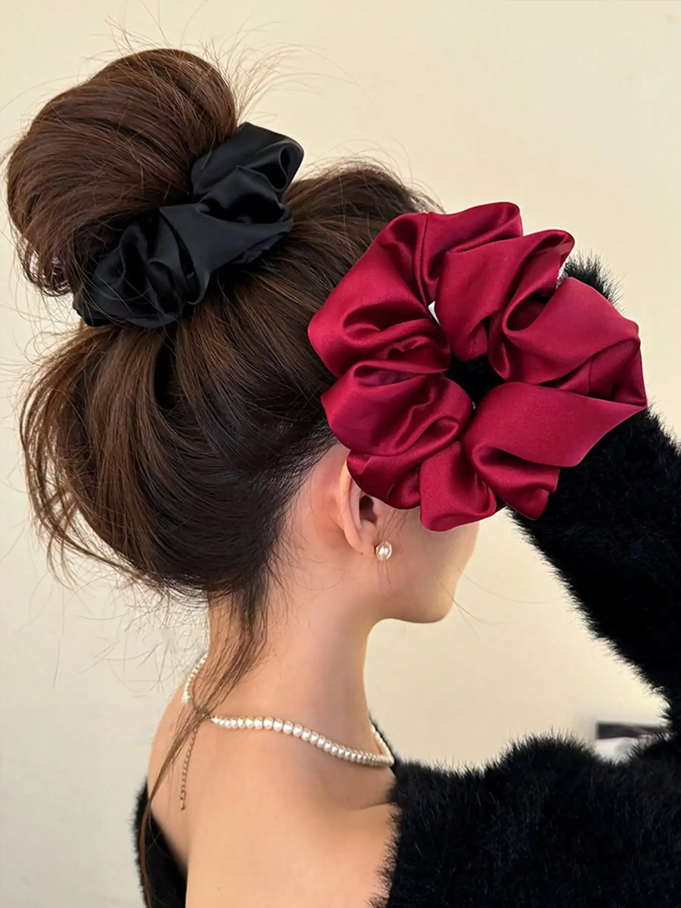 1/2Pcs Super Large Silk Satin Scrunchies 14cm Soft Elastic Hair Ties Solid Color Ponytail Holders for Women
1/2Pcs Super Large Silk Satin Scrunchies 14cm Soft Elastic Hair Ties Solid Color Ponytail Holders for Women