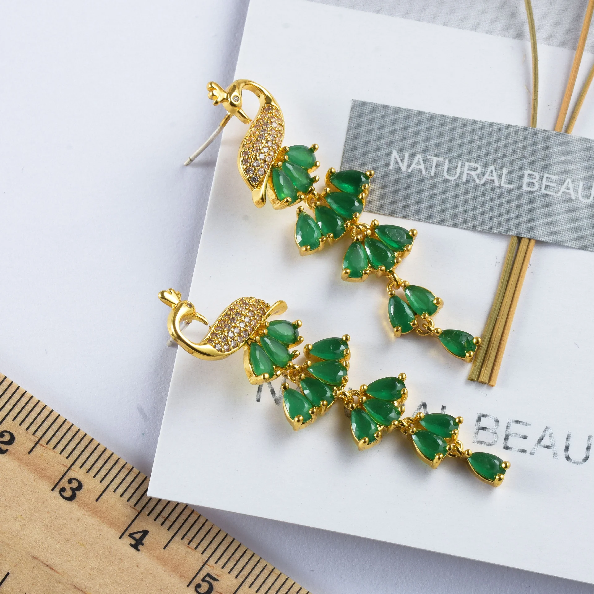 Elegant Gold-Tone Peacock Earrings, Paved Green Cubic Zircon Dangle Earring, Chic Banquet Wedding Accessory for Ladies
Elegant Gold-Tone Peacock Earrings, Paved Green Cubic Zircon Dangle Earring, Chic Banquet Wedding Accessory for Ladies