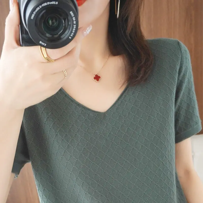 Solid Women T-shirt V-Neck Short Sleeve Female Tee Slim Female Knitted Ribbed T-Shirt Casual Solid Lady T-shirt Tops Z64
Solid Women T-shirt V-Neck Short Sleeve Female Tee Slim Female Knitted Ribbed T-Shirt Casual Solid Lady T-shirt Tops Z64